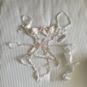 Floral Lace Lingerie Set in White and Pink